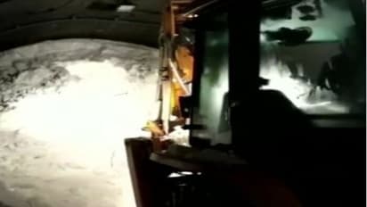 जम्मू-कश्मीर में जवाहर टनल पर हिमस्खलन में 10 पुलिसकर्मी लापता