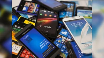 भारत में 12,000 रुपये से सस्ते मोबाइल पर लगेगा प्रतिबंध! अब यह फोन नहीं मिलेगा मार्केट में...