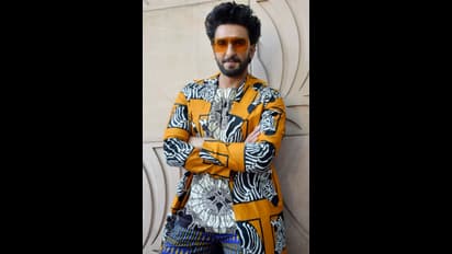 গদির লোভে ইতিহাস বদল, রণবীরের সংলাপে বাজিমাত তখত-এর প্রথম লুক