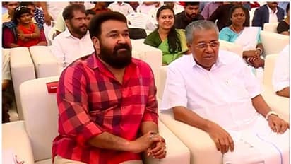 'തനിക്ക് അഭിനയം മാത്രമേ അറിയൂ'; പിണറായി വിജയനെ വേദിയിലിരുത്തി മോഹന്ലാലിന്റെ പ്രസംഗം