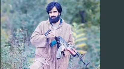 Kashmiri scholar drops pen for gun, falls to security forces' bullets  in Kulgam