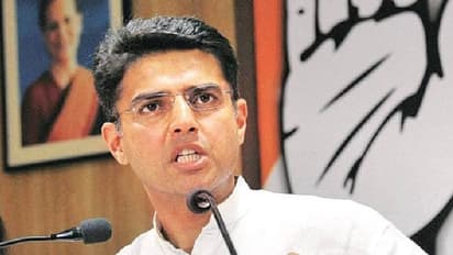 অশোক গহলত-শচীন পাইলট বিবাদে কার পক্ষে হাইকমান্ড, সূত্র বলছে রাজস্থান হাতছাড়া করতে চায়না কংগ্রেস