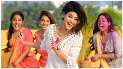 ஓவியாவை சர்ச்சையில் சிக்க வைத்த '90 எம்.எல்' படத்தின் கதையை வெளியிட்ட இயக்குனர்!