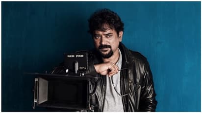 துப்பாக்கி 2 குறித்து வெளியான ரகசியம்... விஜய் ரசிகர்களை தெறிக்கவிட்ட சந்தோஷ் சிவன் டுவிட்...!