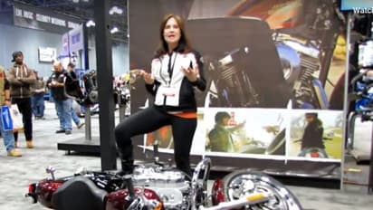 ನೆಲಕ್ಕೆ ಬಿದ್ದ ರಾಯಲ್ ಎನ್‌ಫೀಲ್ಡ್ ಬೈಕ್ ಸುಲಭವಾಗಿ ಎತ್ತಲು ಇಲ್ಲಿದೆ ಟಿಪ್ಸ್!