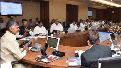 మోడీ దీక్ష ఖర్చు అంత, నా దీక్ష ఖర్చు ఇంతే: చంద్రబాబు