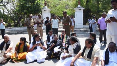 புதுச்சேரியில் உச்சக்கட்ட பதற்றம்... விரைகிறது துணைராணுவம்..!