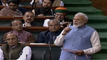 लोकसभा में खड़गे की तारीफ, राहुल को सुनायाः मोदी बोले, आंखों की गुस्ताखियां देखीं पर 5 साल में भूकंप नहीं आया