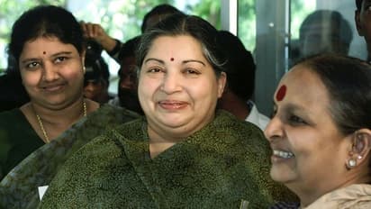 सुप्रीम कोर्ट ने जयललिता की मौत की जांच पर रोक लगाई