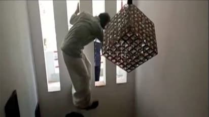 നാട്ടുകാരെ അമ്പരപ്പിച്ച് കുപ്രസിദ്ധ മോഷ്ടാവ് കണ്ണാടിക്കല് ഷാജി