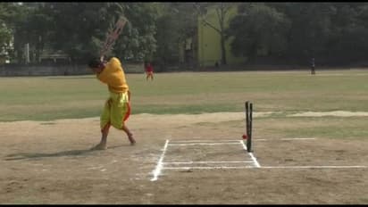 ಸಂಸ್ಕೃತದಲ್ಲಿ ಕಾಮೆಂಟ್ರಿ: ಪಂಚೆ, ಜುಬ್ಬಾದಲ್ಲಿ ಕ್ರಿಕೆಟ್ ಆಟ!