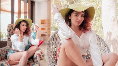 హాట్ స్టిల్: చంపేస్తున్నావ్.. తేజస్వి