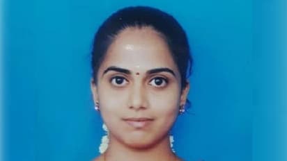 ആദ്യ കൺമണിയെ കാണാതെ അവൾ വിട പറഞ്ഞു; പ്രണയ ദിനത്തില് ഭാര്യയുടെ അവയവങ്ങൾ ദാനം ചെയ്ത് യുവാവ്