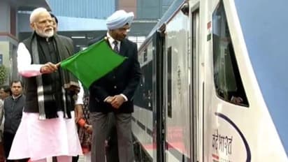 നിർമ്മാണ ചെലവ് 97 കോടി രൂപ; രാജ്യത്തിന്റെ അഭിമാനമായ വന്ദേഭാരത് എക്സ്പ്രസ് പ്രധാനമന്ത്രി ഫ്ലാഗ് ഓഫ് ചെയ്തു