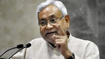 क्या एक बार फिर बीजेपी को धोखा देने की तैयारी में हैं नीतीश, देखिए तीन अहम संकेत