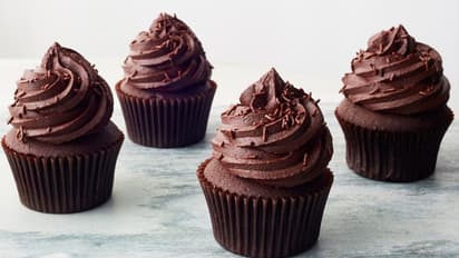 ചോക്ലേറ്റ് കപ്പ് കേക്ക് തയ്യാറാക്കാം