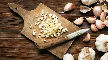 വെളുത്തുള്ളി കഴിച്ചിട്ട് ഗുണം വേണമെങ്കിൽ ഇങ്ങനെയെല്ലാം കഴിക്കണം...