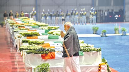 केंद्रीय बलों के शहीदों के परिवारों को सरकार से मिलेगी एक करोड़ की वित्तीय मदद, पुलवामा से शुरुआत