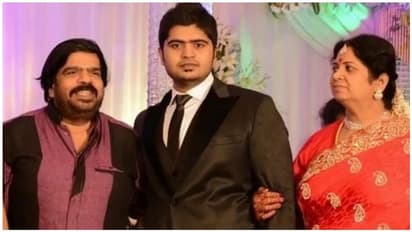 நட்சத்திர ஹோட்டலில் நடக்கவிருக்கும் குறளரசனின் திருமண ரிசப்ஷன் அழைப்பிதழ் இதோ....