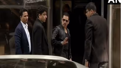 Is Enforcement Directorate preparing ground to take Robert Vadra into custody?
