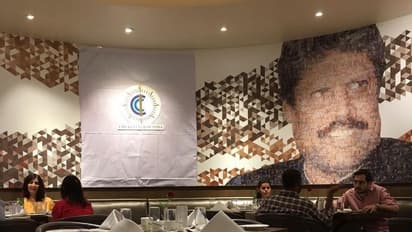 ಪುಲ್ವಾಮ ದಾಳಿ: ಭಾರತೀಯ ಕ್ರಿಕೆಟ್ ಕ್ಲಬ್ನಲ್ಲಿದ್ದ ಇಮ್ರಾನ್ ಖಾನ್ ಫೋಟೋ ಎತ್ತಂಗಡಿ!