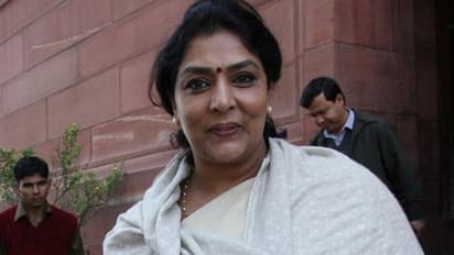 టికెట్ ఇప్పిస్తానని రూ.1.40 కోట్లు వసూలు: కోర్టుకు హాజరైన రేణుకా చౌదరి