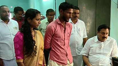 ഹര്ത്താലനുകൂലികള് പൂട്ടിയ രജിസ്ട്രാര് ഓഫീസ് എംഎല്എ തുറന്നു; കമിതാക്കള്ക്ക് പ്രണയസാഫല്യം