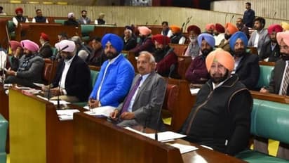 പുൽവാമ ഭീകരാക്രമണം: ജവാൻമാരുടെ കുടുംബങ്ങൾക്ക് ഒരുമാസത്തെ ശമ്പളം നൽകുമെന്ന് പഞ്ചാബ് എംഎൽഎമാർ