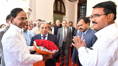 15వ ఆర్థిక సంఘం చైర్మన్ తో కేసీఆర్ భేటీ (ఫొటోలు)