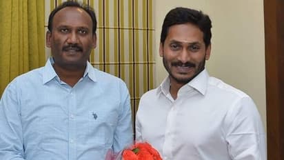 చీరాలలో ఉద్రిక్తత... కరణం, ఆమంచి వర్గీయుల భాహాభాహీ