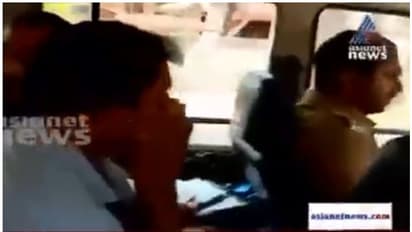 കാസർകോട് ഇരട്ടക്കൊലപാതകം; പീതാംബരനെ തെളിവെടുപ്പിനായി കല്ലിയോട്ടെത്തിച്ചു