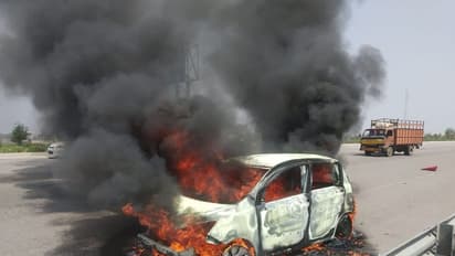కారులో చెలరేగిన మంటలు: ఇద్దరు సజీవ దహనం