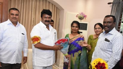 మంత్రి తలసానికి అభినందనల వెల్లువ(ఫోటోలు)