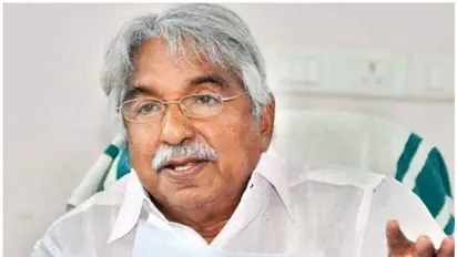 വയനാട്ടിലെ സ്ഥാനാർത്ഥിത്വം: രാഹുൽ വരുമെന്ന് തന്നെയാണ് പ്രതീക്ഷയെന്ന് ഉമ്മൻ ചാണ്ടി; തീരുമാനം നാളെ