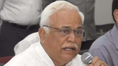 ಅನರ್ಹ ಶಾಸಕರು ಈಗಾಗಲೇ ಗೆದ್ದಿದ್ದರೆ ಪ್ರಚಾರ ಯಾಕೆ ಮಾಡ್ತೀರಿ? ದೇಶಪಾಂಡೆ