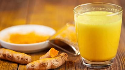 പാലിൽ മഞ്ഞൾ ചേർത്ത് കുടിച്ചാലുള്ള ഗുണങ്ങൾ