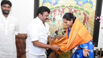 కవిత, కేటీఆర్లను కలిసిన మంత్రి తలసాని (ఫోటోలు)