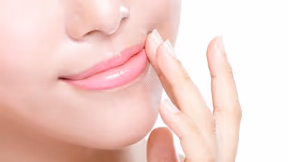 Try these home remedies to get smooth lips this winter