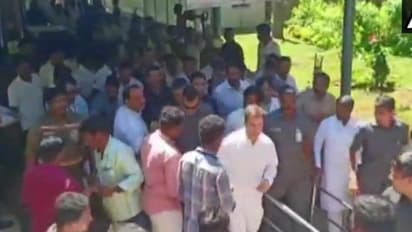 തിരുപ്പതിയില് പ്രാര്ഥിക്കാനായി എട്ട് കിലോമീറ്റര് നടന്നെത്തി രാഹുല്