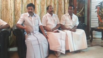 சமாதானம் ஆன சண்முகம் !! முரண்டு பிடித்தவர் விருந்தில் பங்கேற்பு !! வாசல் வரை வந்து வரவேற்ற ராமதாஸ் !!