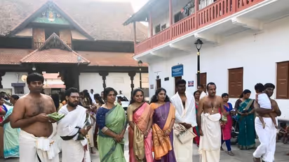 అనంత పద్మనాభస్వామిని దర్శించుకొన్న కవిత (ఫోటోలు)