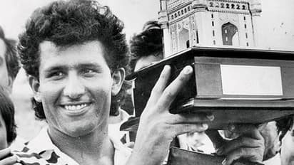 ക്രിക്കറ്റ് പന്ത് 'ലാംബ'യെ കൊന്നിട്ട് 21 വര്‍ഷം!