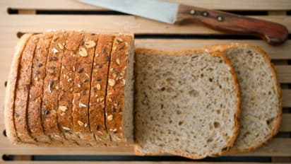 হোয়াইট না ব্রাউন ব্রেড, সকালের জলখাবারের জন্য কোন পাউরুটি সবচেয়ে বেশি পুষ্টিকর এবং উপকারী