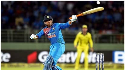 ಧೋನಿ ಪ್ಲೀಸ್ ನಿವೃತ್ತಿಯಾಗ್ಬಿಡಿ: ಗೋಗರೆದ ಟ್ವಿಟರಿಗರು..!