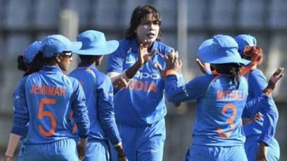 ഇംഗ്ലീഷ് വനിതകളെ കെട്ടുക്കെട്ടിച്ചു; മിതാലിക്കും സംഘത്തിനും ഏകദിന പരമ്പര