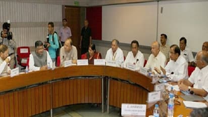 जानें सरकार ने क्यों बुलाई सर्वदलीय बैठक, पीएम मोदी नहीं सुषमा करेंगी अध्यक्षता