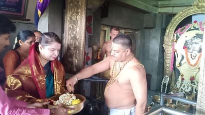 ಮಂಡ್ಯ: ಮಗನ ಗೆಲುವಿಗೆ ಹರಕೆ ಕಟ್ಟಿದ ಅನಿತಾ ಕುಮಾರಸ್ವಾಮಿ