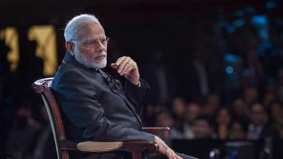 பிரதமர் மோடி ஸ்டன்ட் மாஸ்டர்... எல்லை மீறி புகழும் அமைச்சர்..!