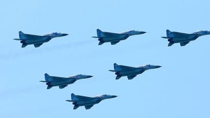 పాక్ వైమానిక దళాన్ని బోల్తా కొట్టించిన భారత్