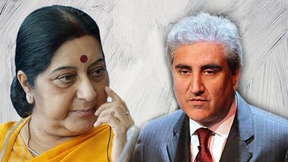 Pakistan minister Qureshi walks out in a huff as Islamic nations embrace Sushma Swaraj
